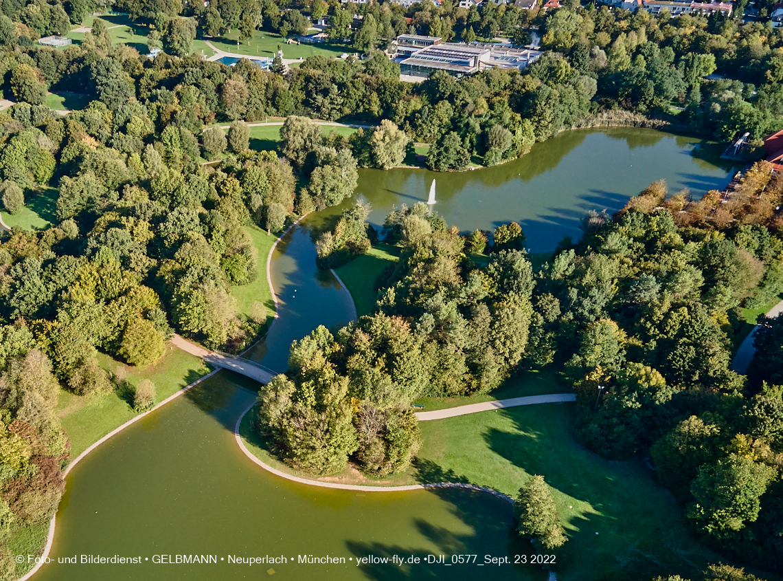 23.09.2022 - der Ostpark mir Biergarten und See in Neuperlach
